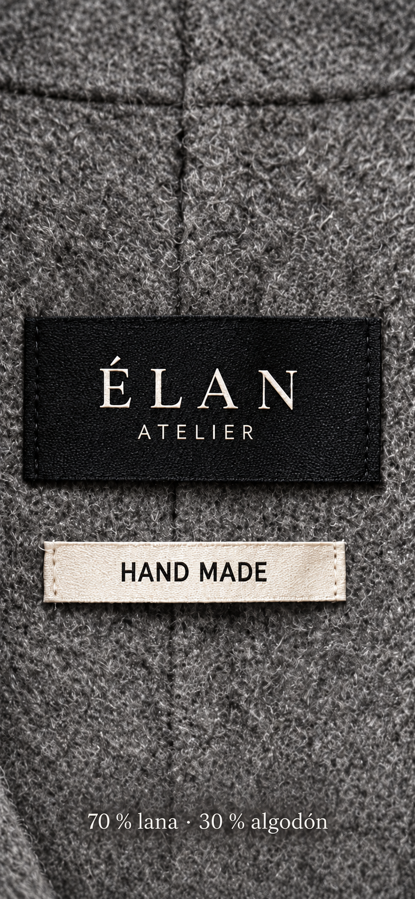 Detalle gris de etiquetas Élan Atelier y Hand Made